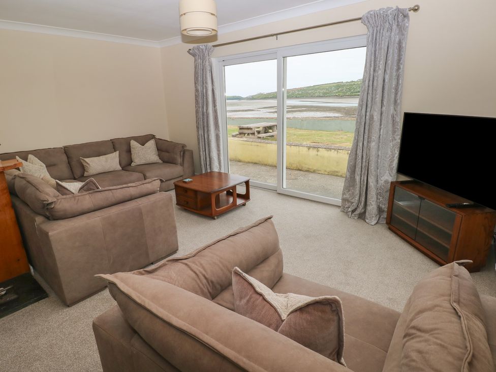 Shearwater - South Wales - 1168703 - thumbnail photo 3