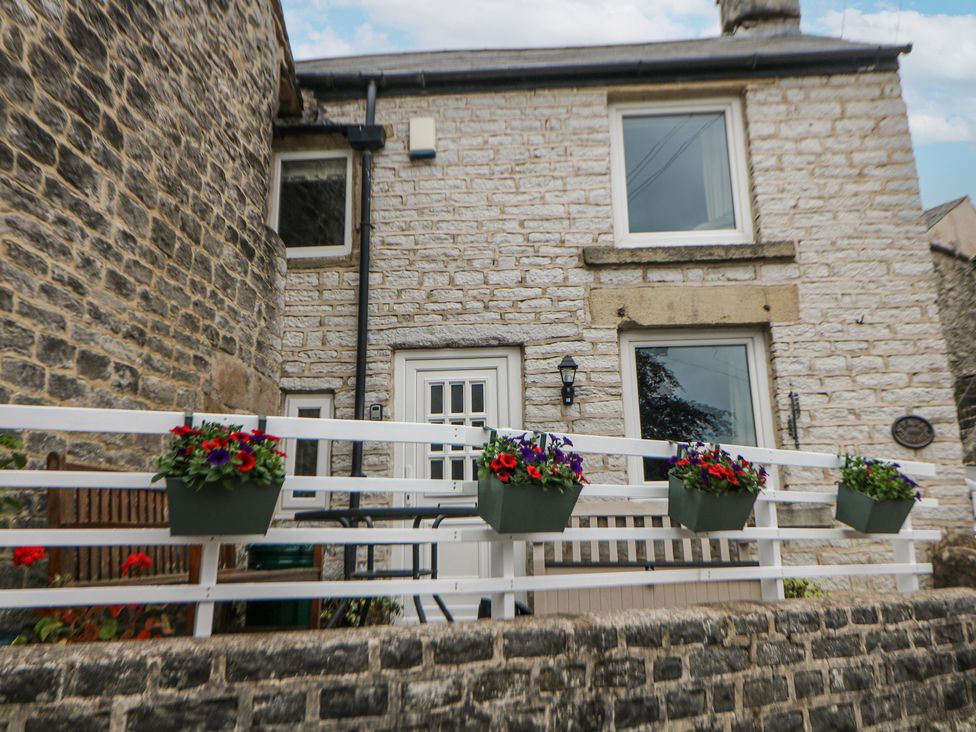 Bank Cottage - Peak District & Derbyshire - 1168722 - thumbnail photo 2