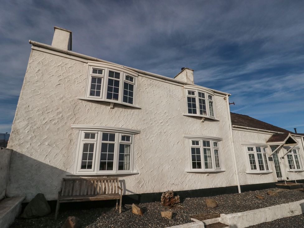 Fferm Porthdafarch South Farm House - North Wales - 1169120 - thumbnail photo 34