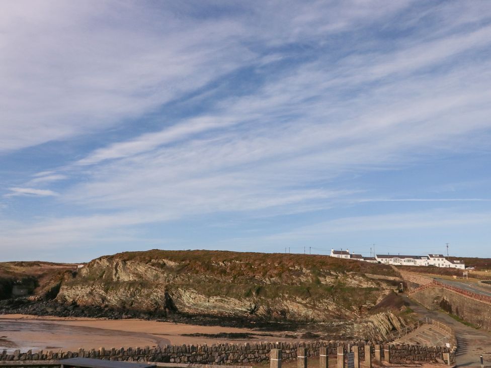 Fferm Porthdafarch South Farm House - North Wales - 1169120 - thumbnail photo 39