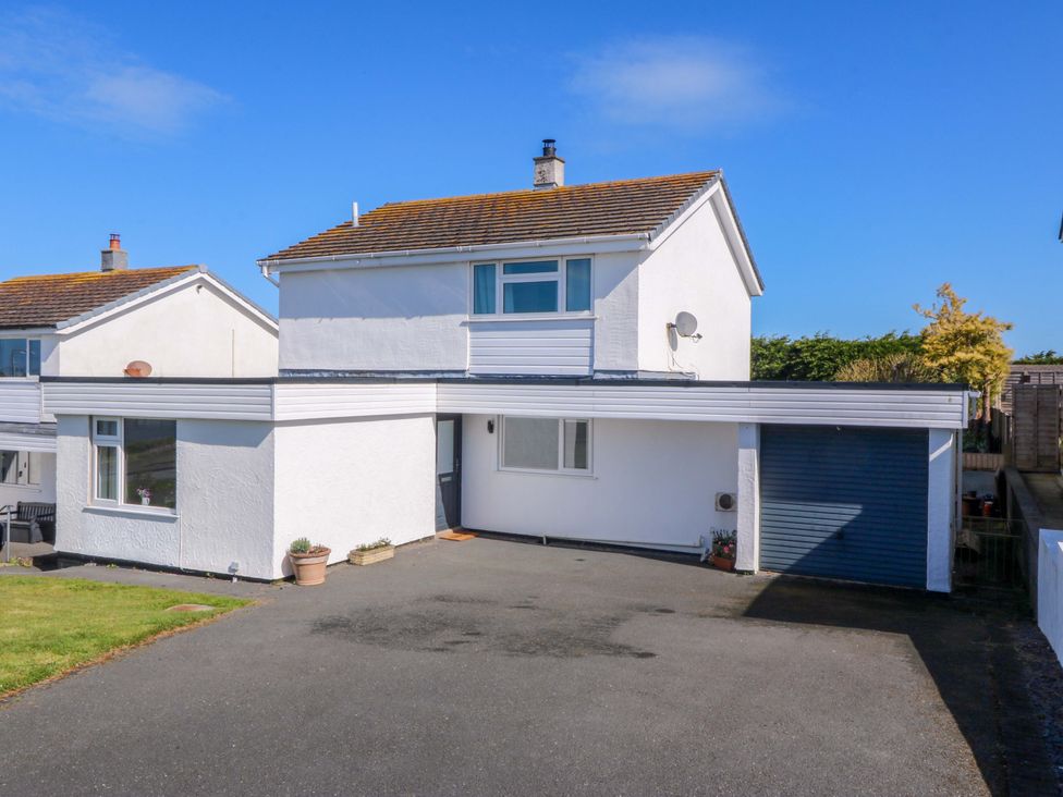 A house with garage and driveway at 20 Gwelfor Estate Cemaes Bay