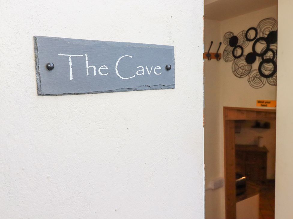 The Cave - Cornwall - 1169148 - thumbnail photo 2