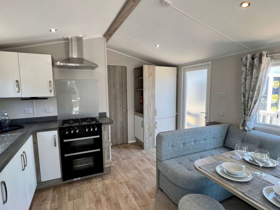 Bronze 2 Bed Caravan - Billing Aquadrome -  - 1169548 - thumbnail photo 2