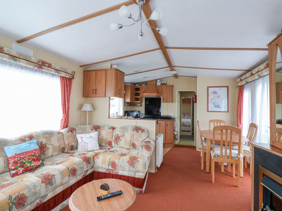 120 Caravan - Norfolk - 1170273 - thumbnail photo 4