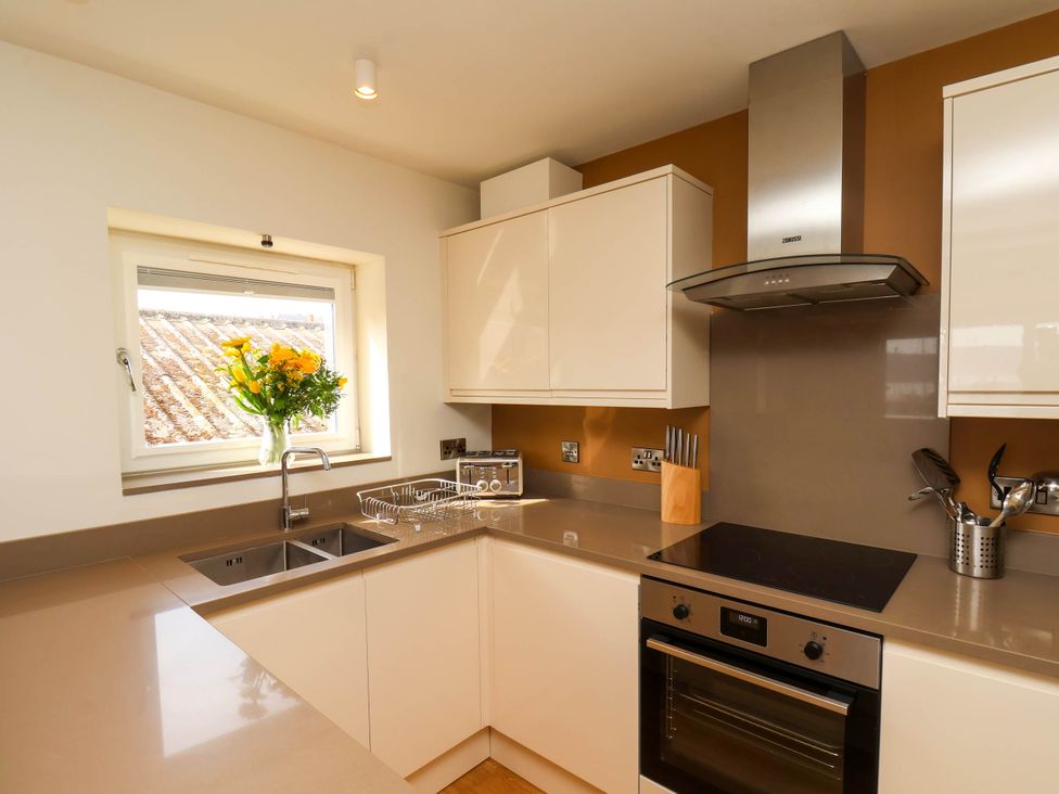 Apartment 1 - North Yorkshire (incl. Whitby) - 1170352 - thumbnail photo 9