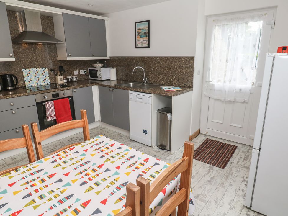 Sea View Loft - Cornwall - 1171178 - thumbnail photo 10