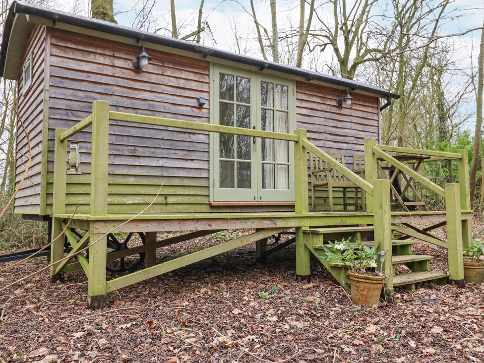 Woodlands Retreat Shepherd's Hut - Suffolk & Essex - 1171338 - thumbnail photo 2