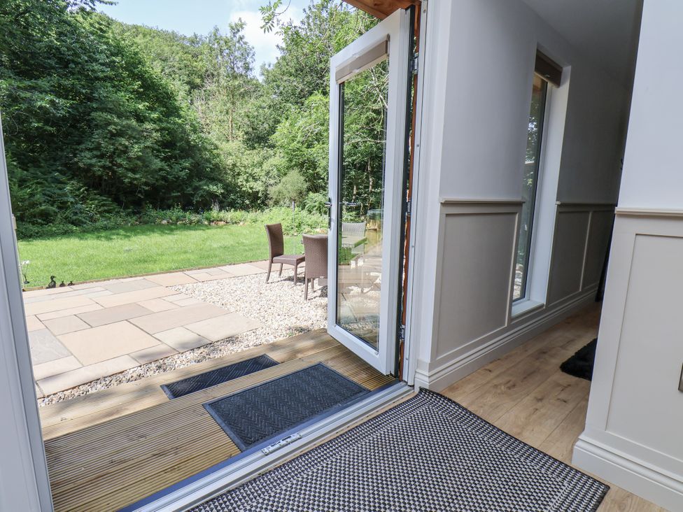 Roe Deer Lodge - North Yorkshire (incl. Whitby) - 1171340 - thumbnail photo 3