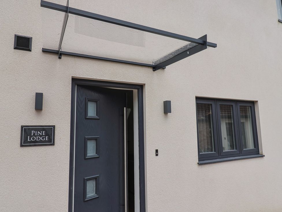 Pine Lodge - Somerset & Wiltshire - 1171455 - thumbnail photo 1