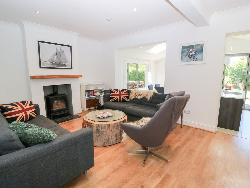 A living room with sofas and a coffee table at King Henry House in Lymington