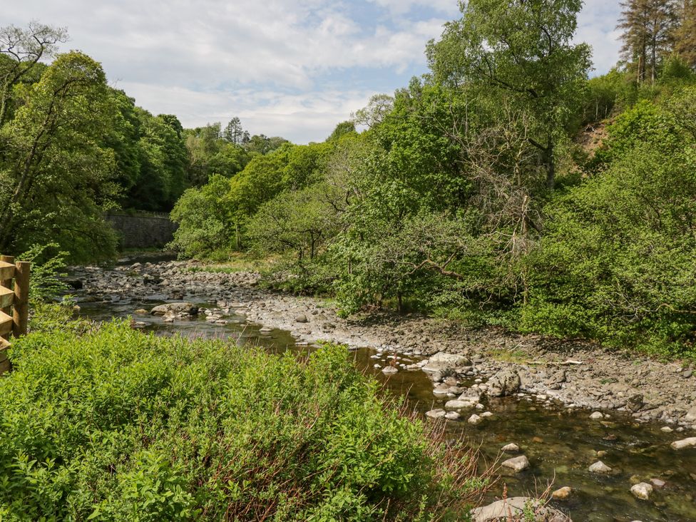 Woof Luxury Family Pod - Lake District - 1171939 - thumbnail photo 24