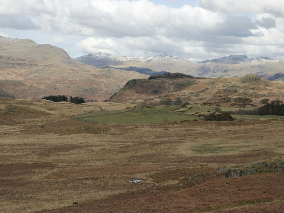 A landscape with hills and mountains at Dakota in Boot