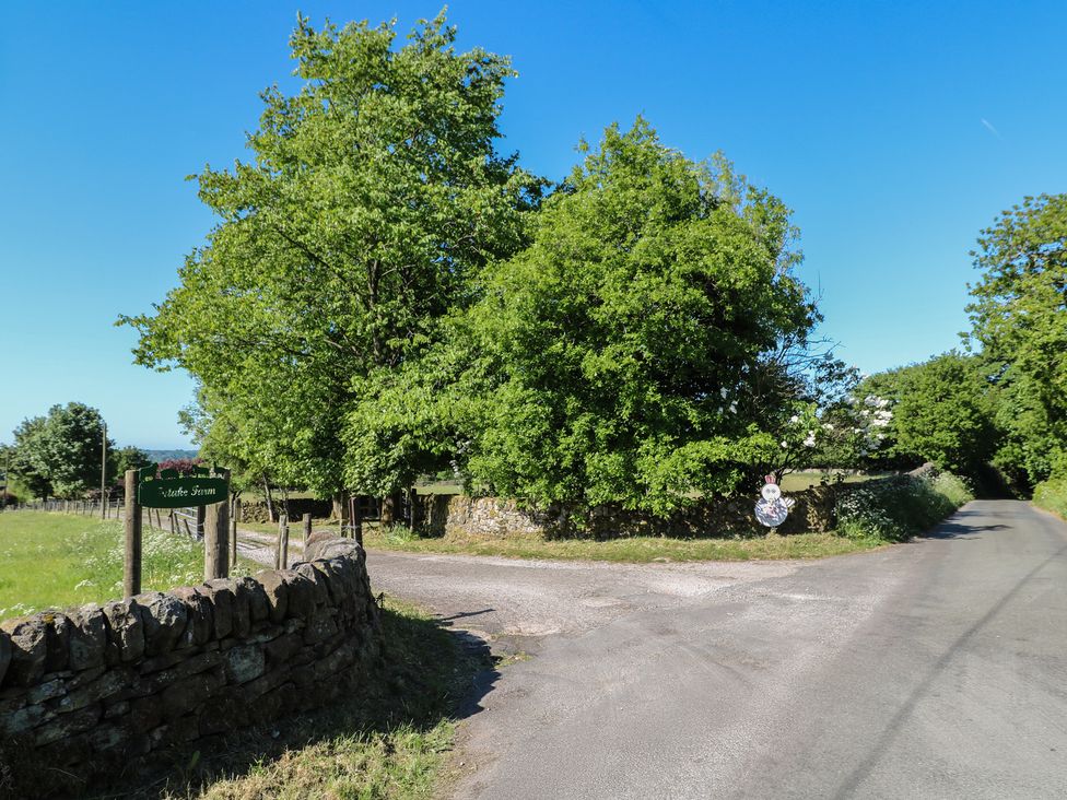 The White Cloud Bus - Peak District & Derbyshire - 1172315 - thumbnail photo 17