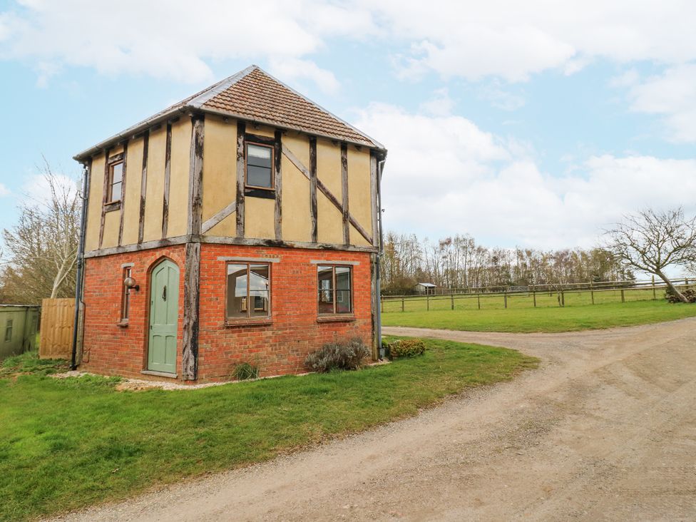 The Round House - Cotswolds - 1172414 - thumbnail photo 2