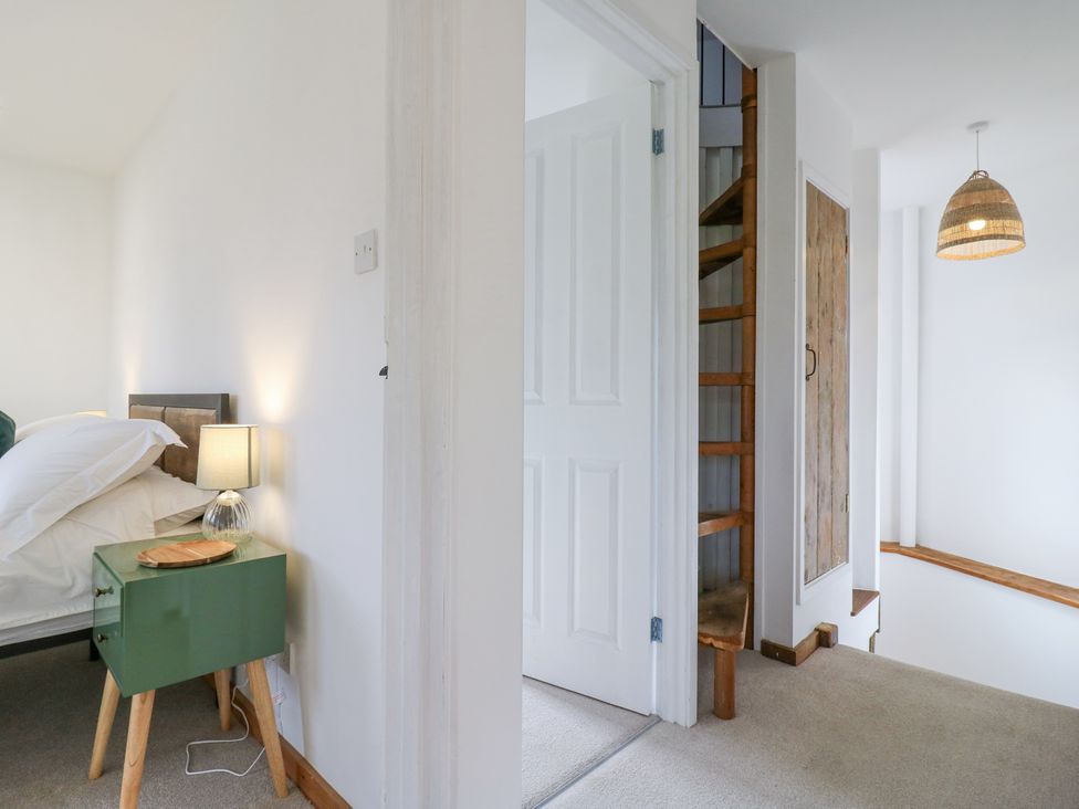 The Round House - Cotswolds - 1172414 - thumbnail photo 31