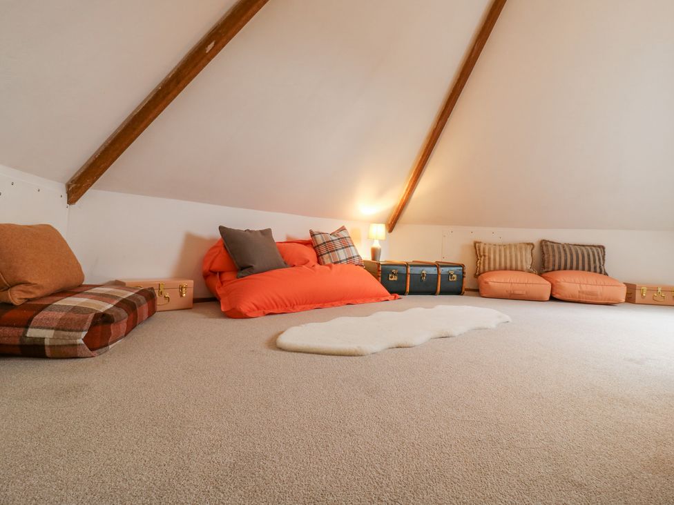 The Round House - Cotswolds - 1172414 - thumbnail photo 38