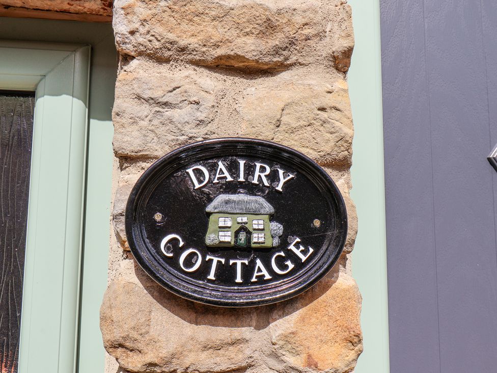 Wayside Farm Dairy Cottage - North Yorkshire (incl. Whitby) - 1172538 - thumbnail photo 3