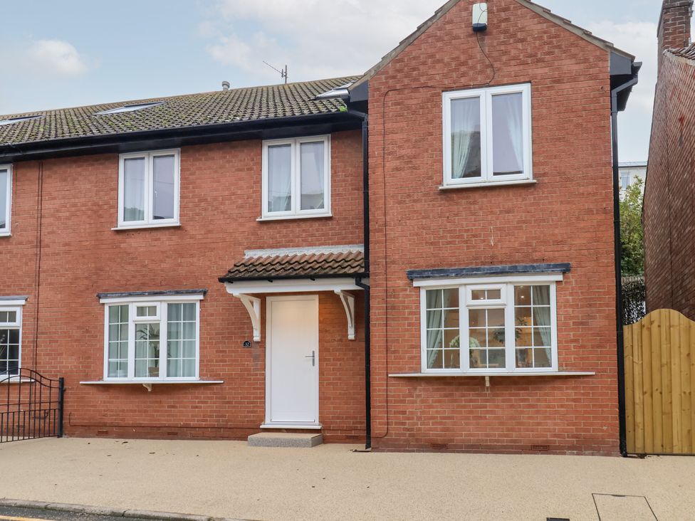 A house with windows and door at 32 Quay Street Scarborough