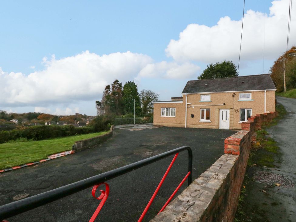An exterior view of a house with a driveway at Graig Goch in Burry Port