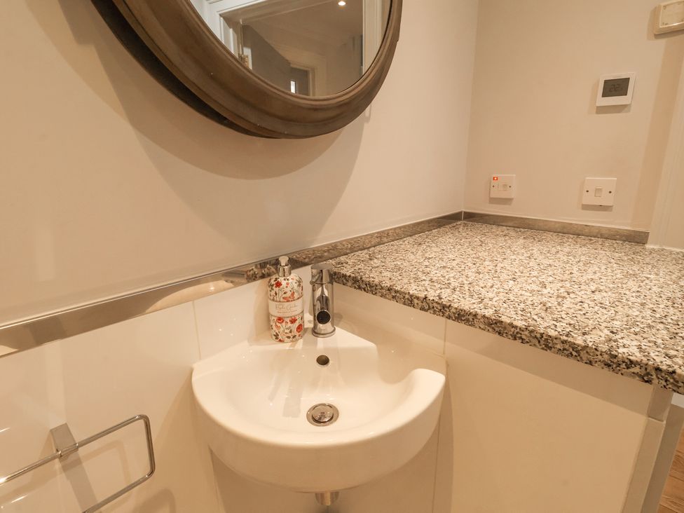 Sea Crest - Suffolk & Essex - 1172858 - thumbnail photo 13