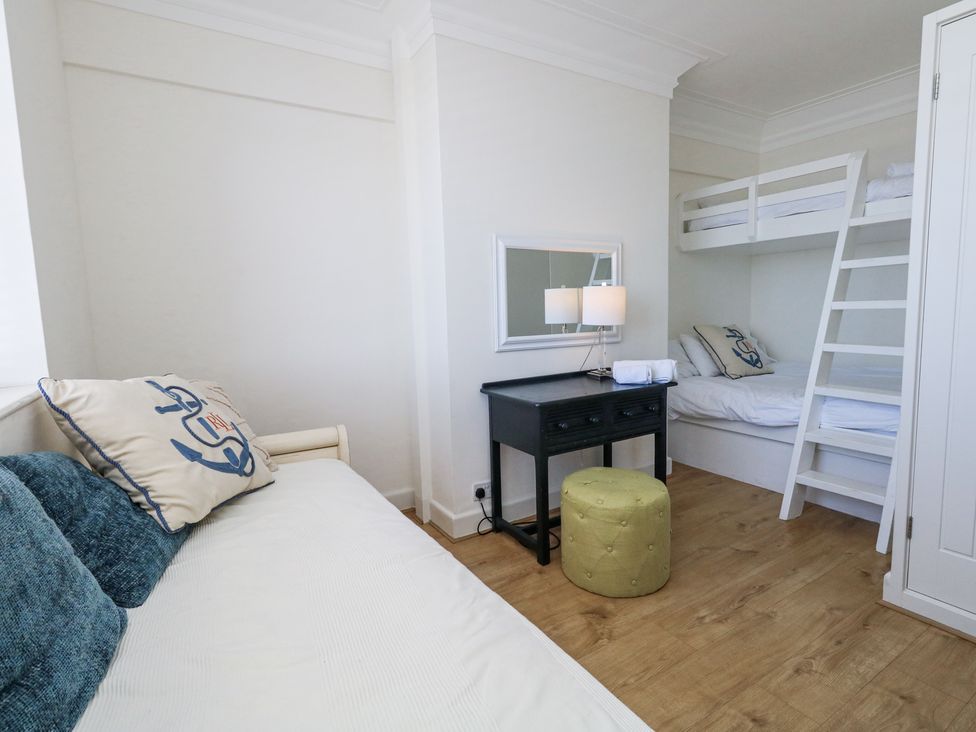 Flat 7 Sand Acres - Dorset - 1172882 - thumbnail photo 12
