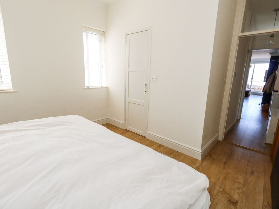 Flat 7 Sand Acres - Dorset - 1172882 - thumbnail photo 22