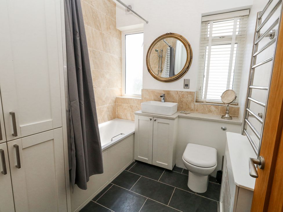 Flat 7 Sand Acres - Dorset - 1172882 - thumbnail photo 24