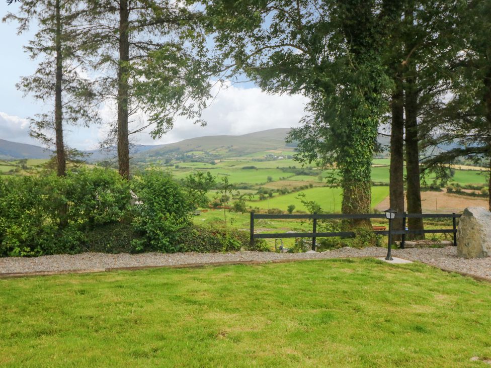 An outdoor area with grass and trees at The Stall near Kealkill, County Cork
