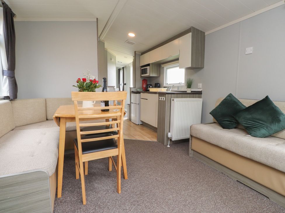 Caravan - Anglesey - 1173447 - thumbnail photo 4