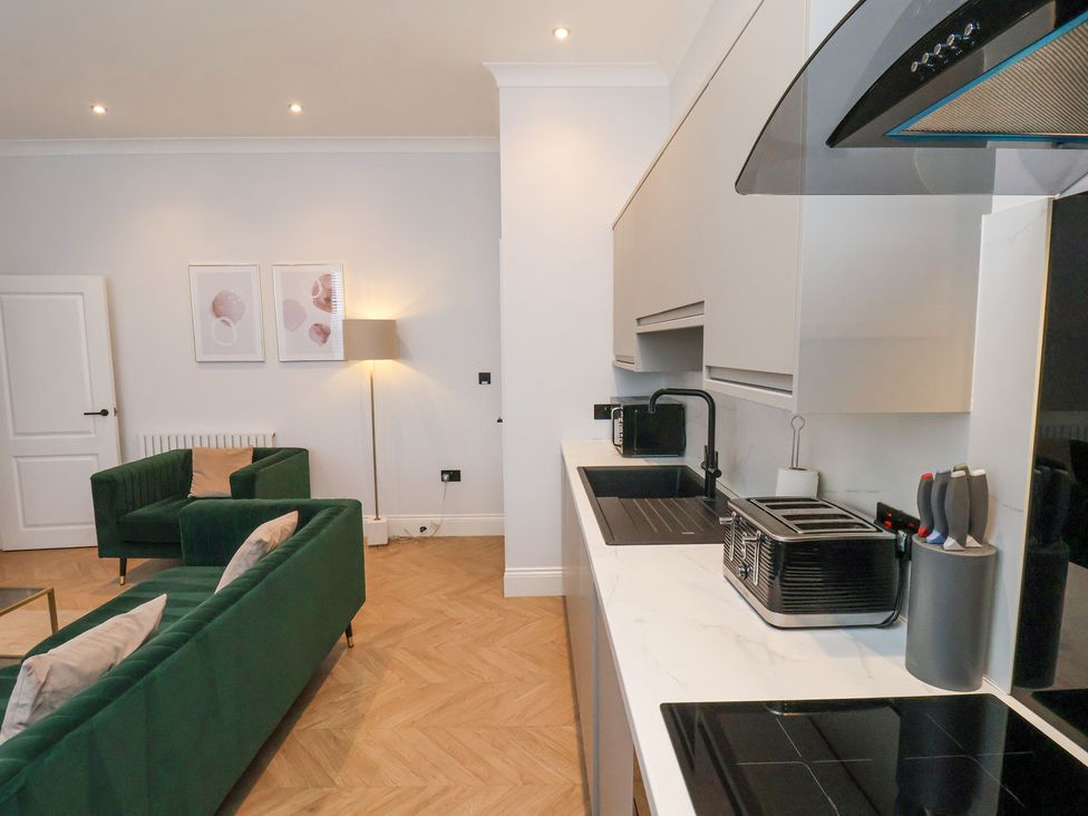 The Salisbury Apartment 302 - North Yorkshire (incl. Whitby) - 1173658 - thumbnail photo 4