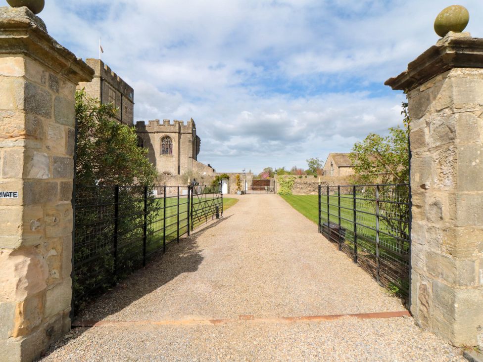 Snape Castle Under Croft and Gardens - Yorkshire Dales - 1173907 - thumbnail photo 37