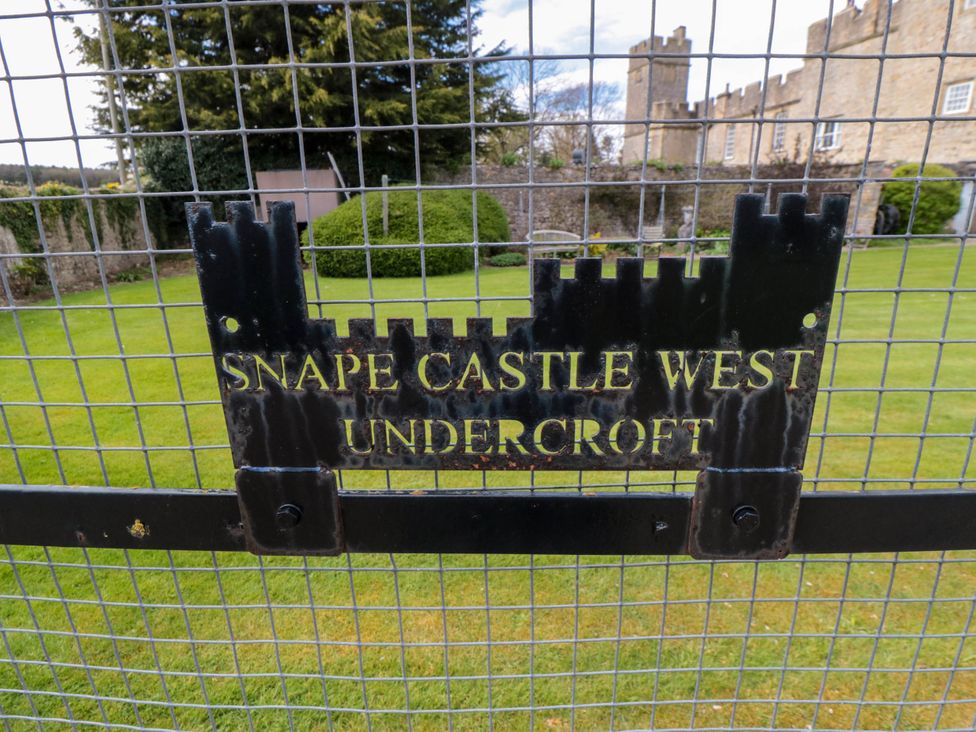Snape Castle Under Croft and Gardens - Yorkshire Dales - 1173907 - thumbnail photo 39