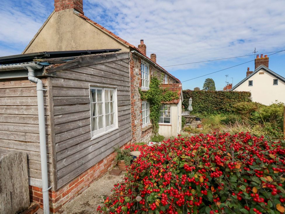 A house with a garden at Little Orchard in Chard