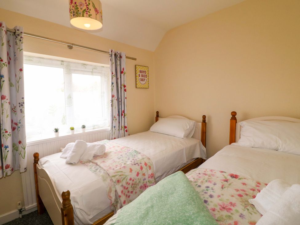 A bedroom with two single beds at Oxcroft View in Oxcroft near Clowne