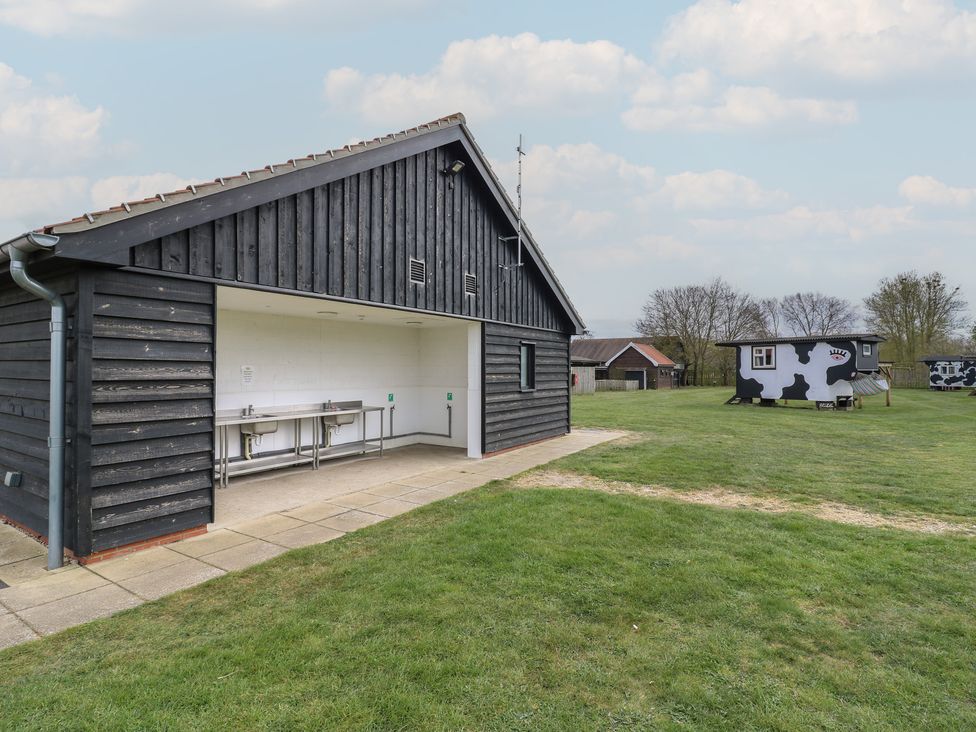 Betsy (Cow Shed 2) - Suffolk & Essex - 1174325 - thumbnail photo 16