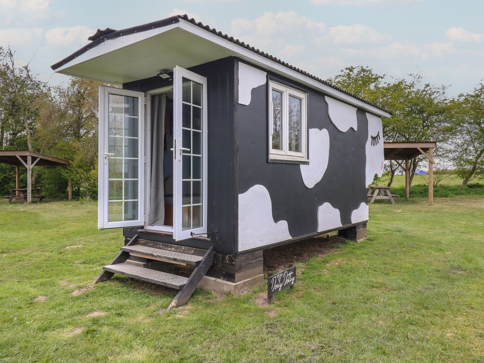 Dozy Dotty (Cow Shed 4) - Suffolk & Essex - 1174329 - thumbnail photo 3