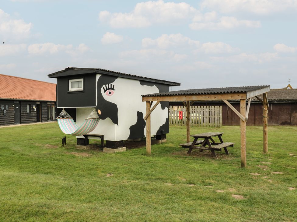 Bluebelle (Cow Shed 5) - Suffolk & Essex - 1174330 - thumbnail photo 11