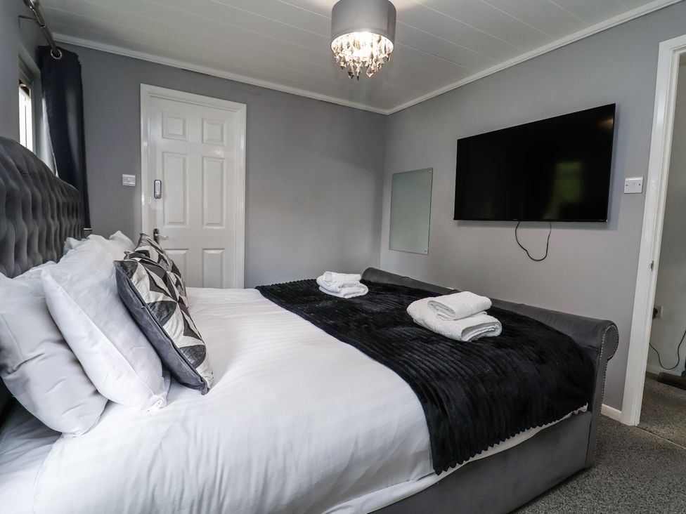 155 Woodland Hall (Lyons) - North Wales - 1174414 - thumbnail photo 12