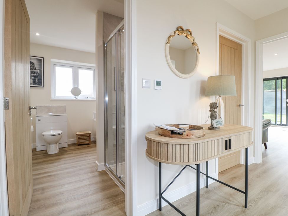 A bathroom with a sink and toilet at Fields View Edingale near Alrewas