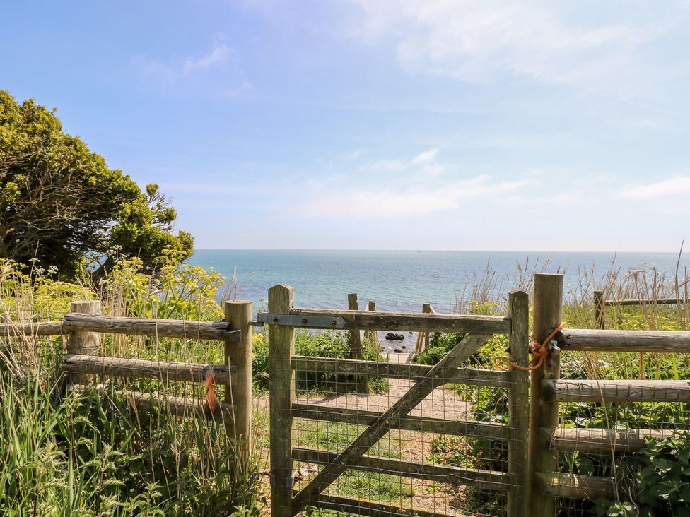Beachcombers - Isle of Wight & Hampshire - 1174467 - thumbnail photo 33