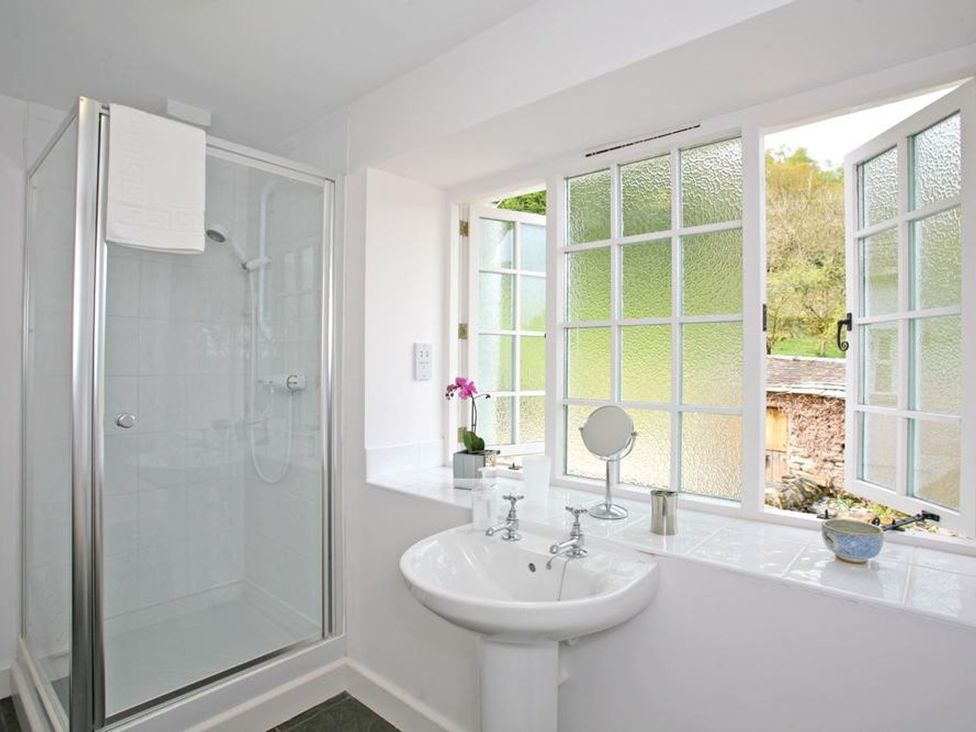 Great Hartbarrow Farm Cottage - Lake District - 1174549 - thumbnail photo 22