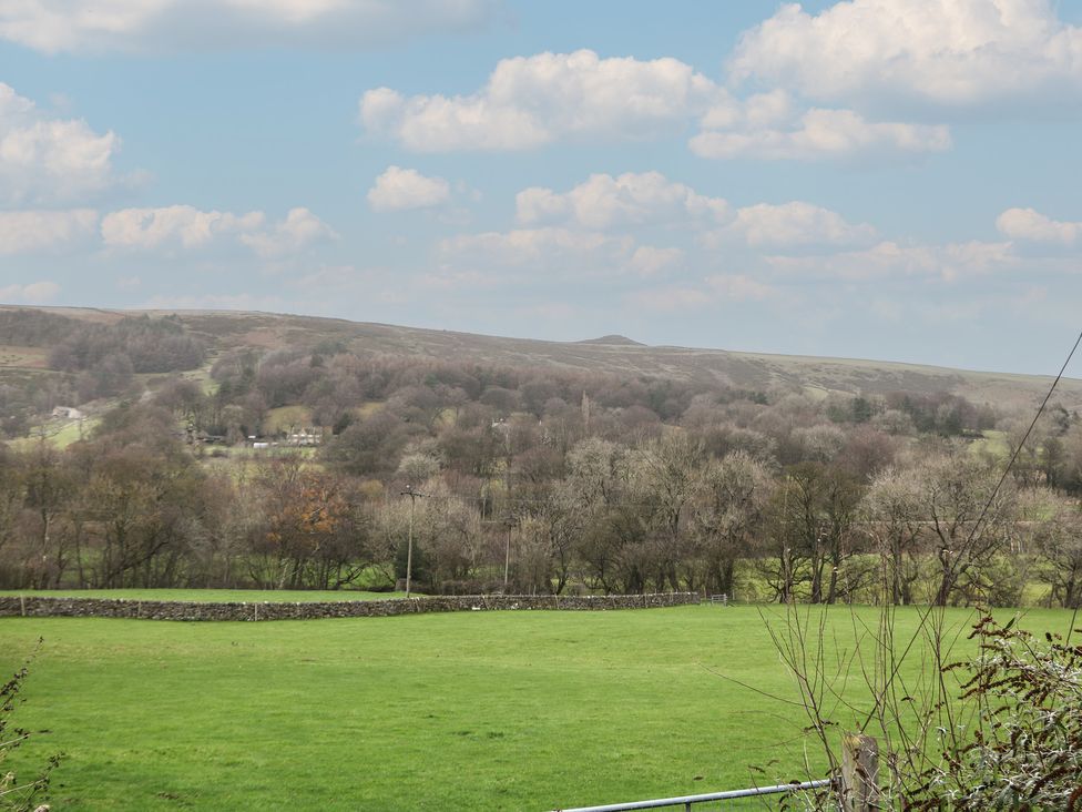A view of hills and greenery at Win Hill View Cottage Hope Valley