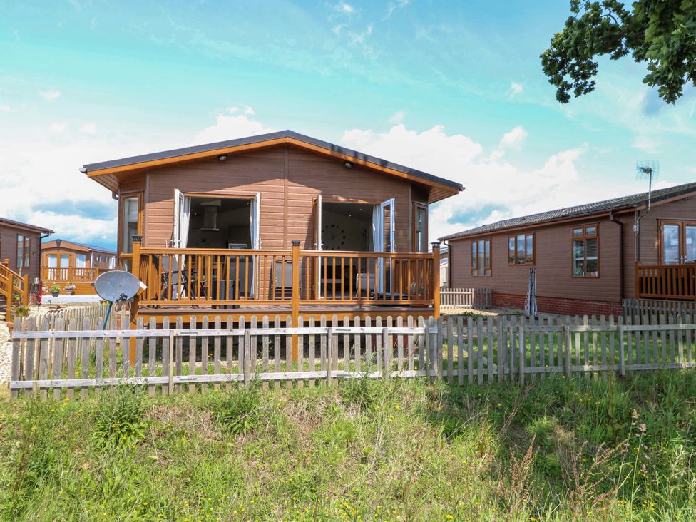 Oak Tree Holiday Lodge - Suffolk & Essex - 1174956 - thumbnail photo 29