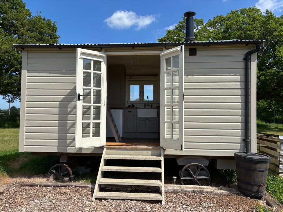 Shepherds Hut 2 - Kent & Sussex - 1175281 - thumbnail photo 2