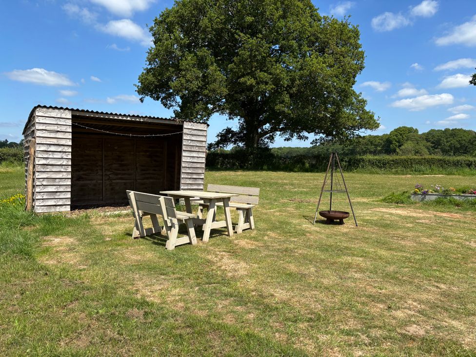 Shepherds Hut 2 - Kent & Sussex - 1175281 - thumbnail photo 11