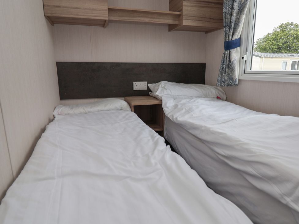 Caravan B8 - North Wales - 1175441 - thumbnail photo 19