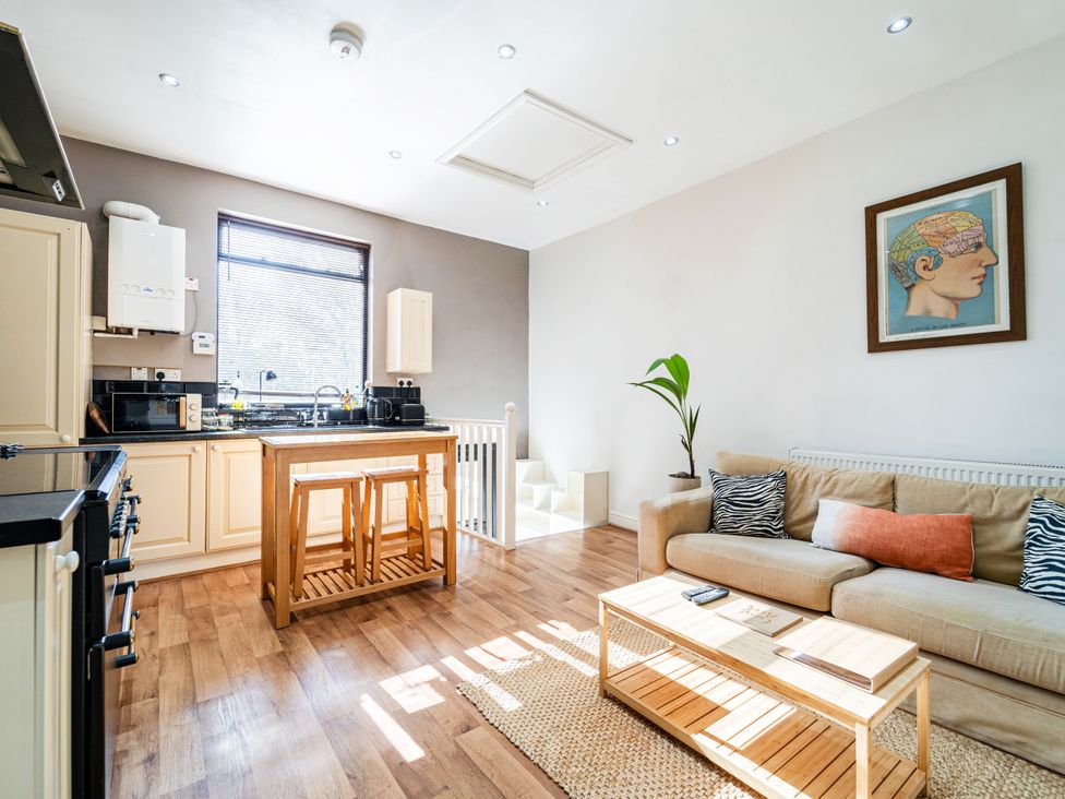 The Penthouse at 31A - Cotswolds - 1175469 - thumbnail photo 3