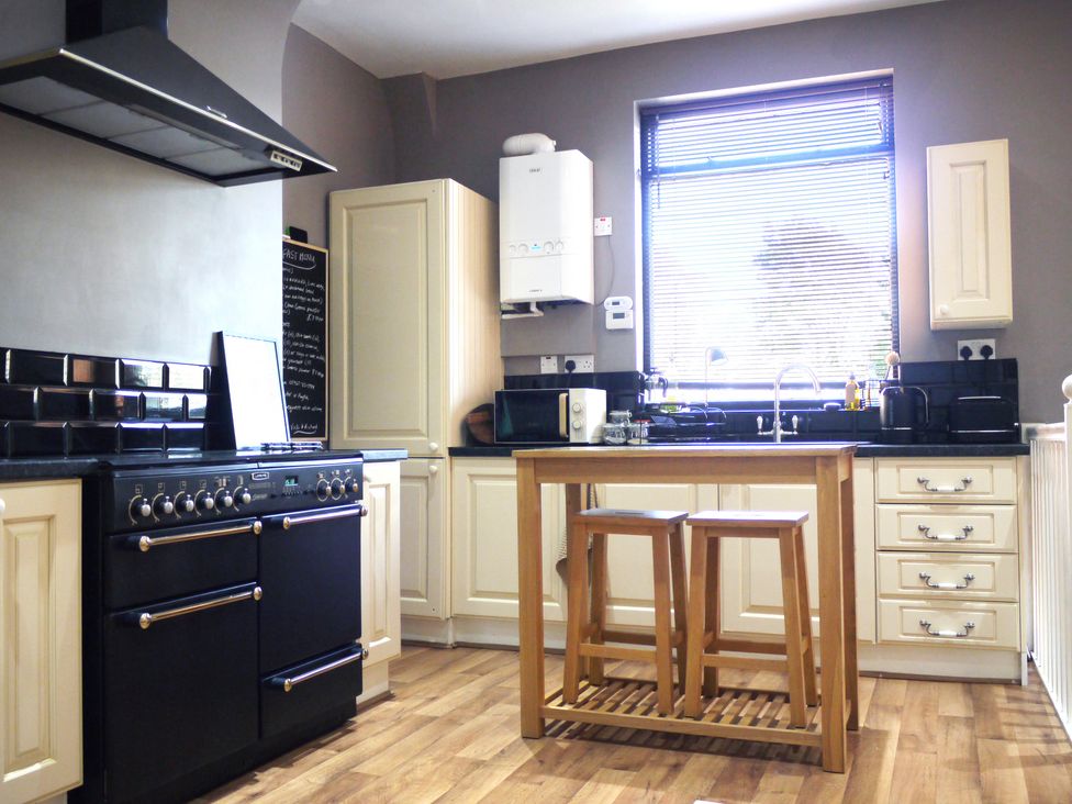 The Penthouse at 31A - Cotswolds - 1175469 - thumbnail photo 9
