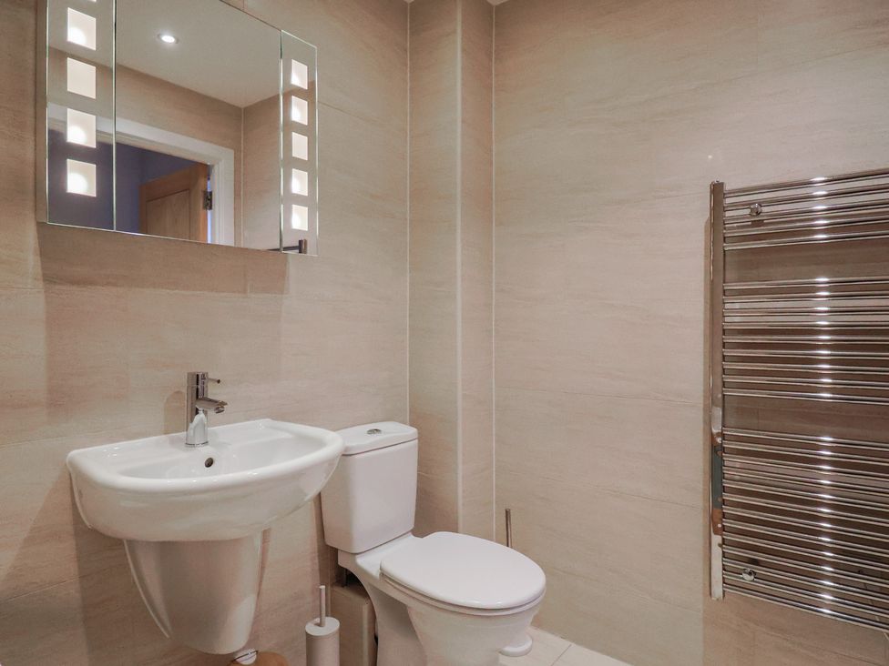 36 Quay West Apartments -  - 1175511 - thumbnail photo 17