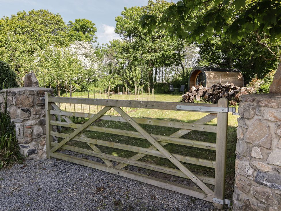 Florence Pod - South Wales - 1175705 - thumbnail photo 21